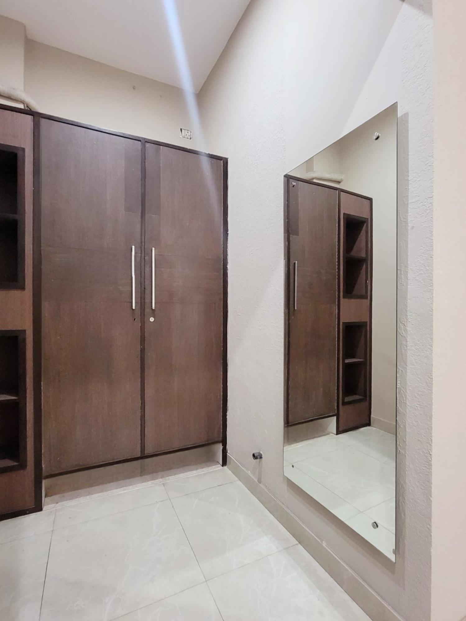 Vamsor Heights 1047 Hotel Gurgaon Exterior foto